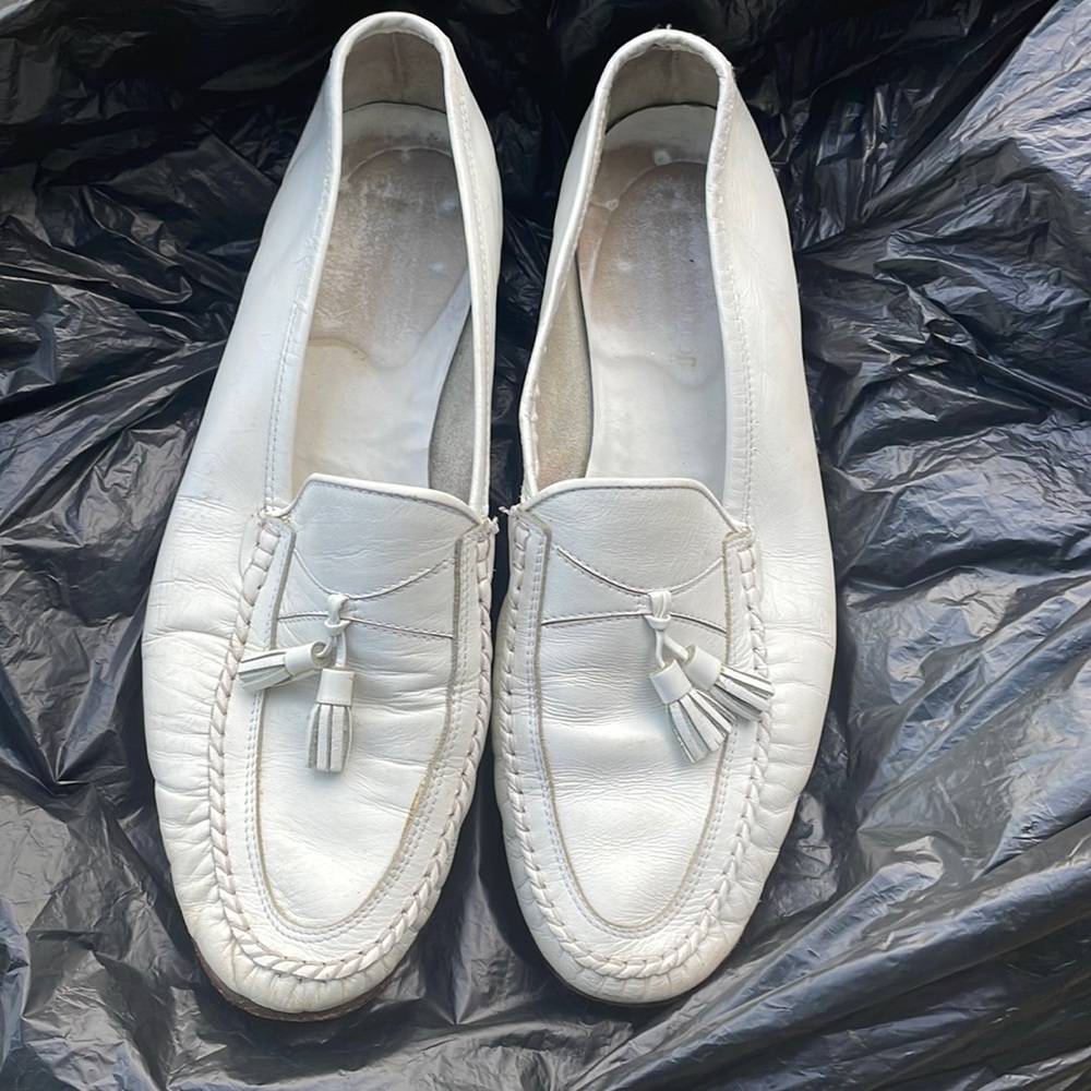 J&M made in Italy white tassel loafer